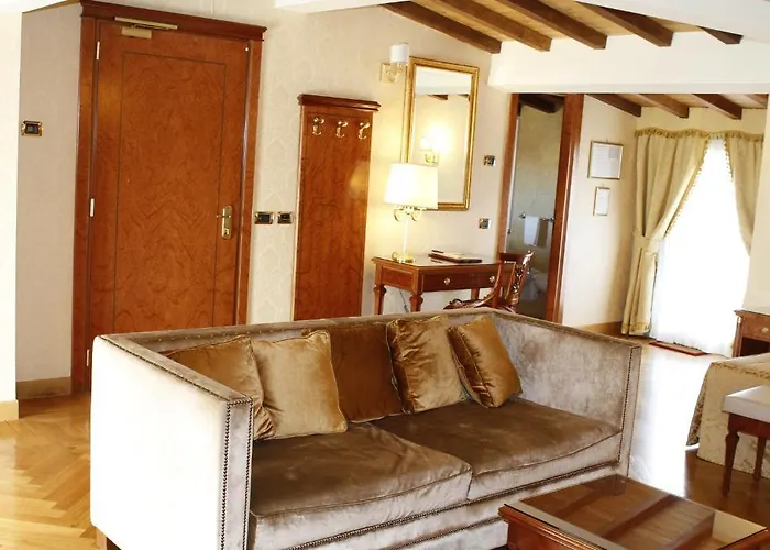 Pinciana Hotel